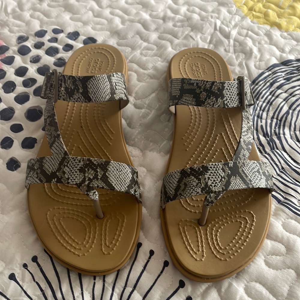 Croc sandals snakeskin print women’s 8